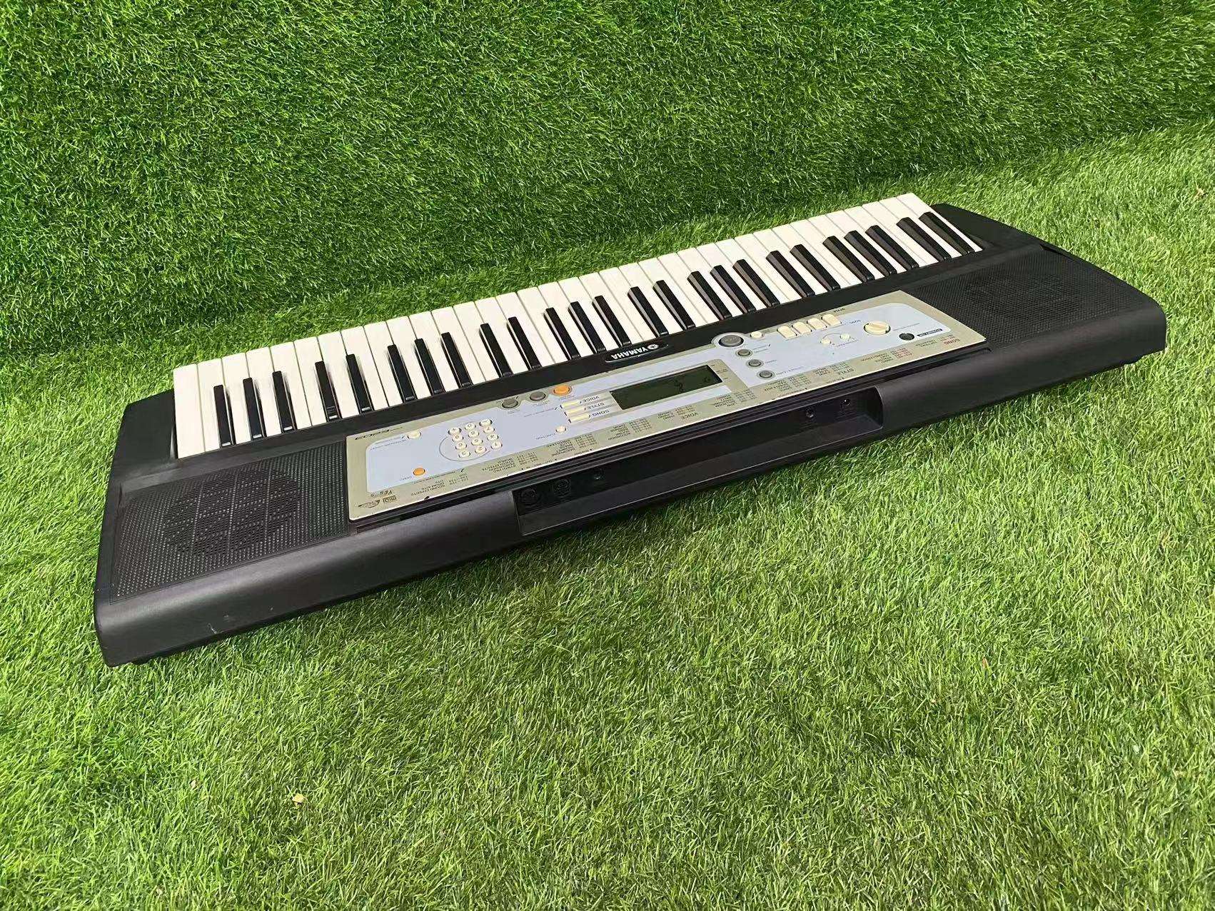 Teclado Portátil Yamaha PSR-E203 de 61 Teclas Modelo Renovado