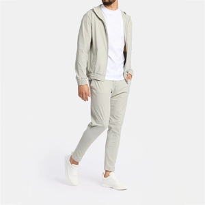 Ensemble survêtement jogging zippé de qualité supérieure avec logo et couleur personnalisés pour hommes – Idéal pour la gym et le sport – Collection Fashionware - Product Image 3