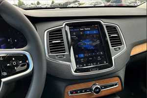 SUV de luxe de taille moyenne 2023, moteur hybride léger, modèle familial 7 places, intérieur haut de gamme, état impeccable - Product Image 5