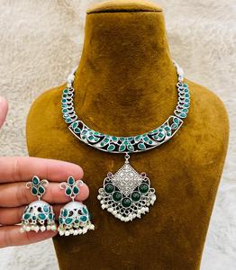 Bel ensemble de collier polonais oxydé pour femmes collier de finition antique indien traditionnel boucles d'oreilles assorties pour vêtements de fête - Product Image 4