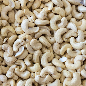 Nueces de Anacardo Crudas Secas de Alta Calidad al por Mayor, Grado W240 de Vietnam, 1 kg, 24 Meses de Vida Útil, Exportadas a Asia, UE, Medio Oriente, Santiago - Product Image 1