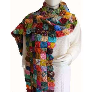 Écharpe longue en soie polyester multicolore faite à la main, style bohème, motif imprimé numérique, écharpes en soie recyclée - Product Image 1