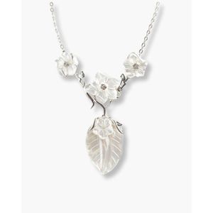Collier en forme de plante plaqué rhodium avec grandes feuilles et fleurs délicates - Product Image 2