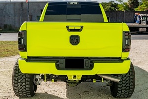 RAM 2500 Laramie Sport Mega Cab 4x4 2023 con Luces LED, Techo Solar y Cámara Trasera de 360° - Product Image 2