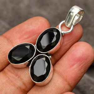 Pendentif élégant en acier inoxydable fait à la main en forme d'animal mignon avec technologie de sertissage en spinelle noir, cadeau de fête pour femmes - Product Image 3