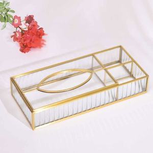 Support mural en verre nervuré en laiton pour serviettes, accessoires de décoration de mariage modernes et luxueux pour la maison - Product Image 2