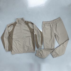 Survêtement pour un usage quotidien. Simple, confortable et fonctionnel - Product Image 2