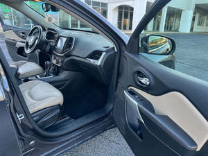 Jeep Cherokee Limited 2017 4WD Automático, Cuero, 8L, SUV con Tracción en las Cuatro Ruedas y Cámara Trasera en Venta - Product Image 6