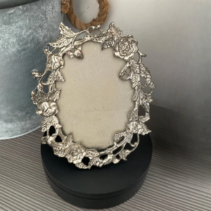 Cadres photo métalliques de luxe haut de gamme, design écologique, taille et couleur personnalisables, esthétique artistique moderne et structurel pour un style raffiné - Product Image 1