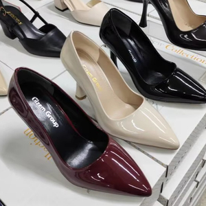 Zapatos Clásicos de Mujer, Zapatos de Tacón de Aguja con Punta Puntiaguda y Decoración de Diamantes de Imitación de 9 CM para Tallas 36-40, Hechos en Turquía - Product Image 1