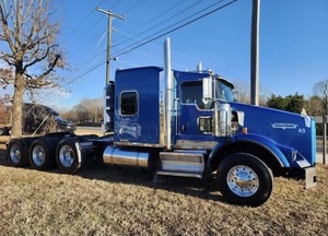 Camion Kenworth T800 d'occasion, propre, année 2010, avec nouvelle transmission, moteur Cummins 600 avec 18 vitesses et deux vitesses arrière, 370 sur 504, avec livraison gratuite - Product Image 4