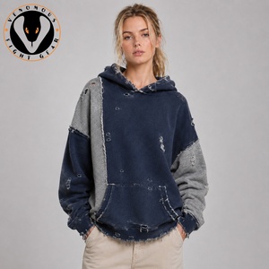 Sweat à capuche premium pour femme, effet usé, coupe décontractée, finition effilochée et tissu doux, idéal pour le streetwear et le style de vie modernes. - Product Image 1