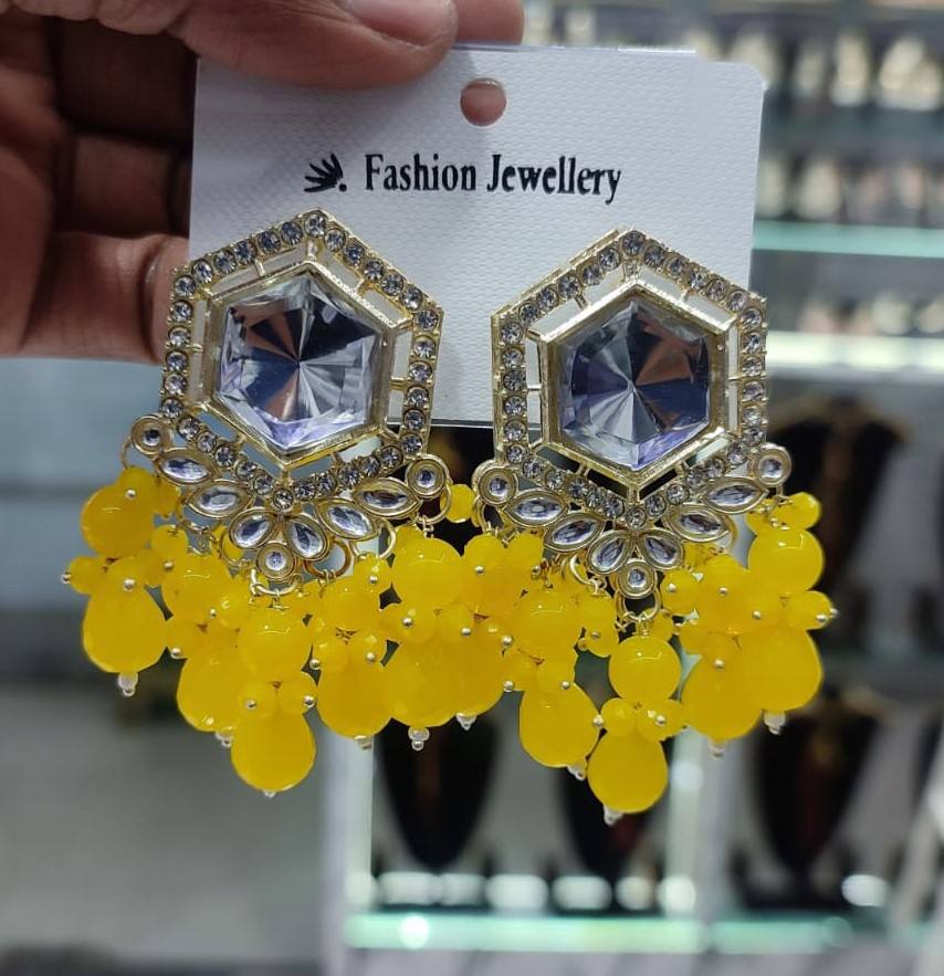 สีเหลือง