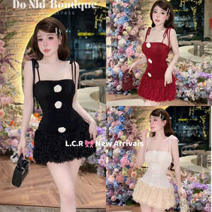 Mini robe corset en velours glamour avec détails de fleurs en 3D pour des tenues professionnelles et professionnelles - Product Image 5