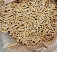 Granulés de bois de pin 100% fibres de bois Forme de bâton Utilisation du poêle Meilleure efficacité Prix compétitif par tonne Vente en gros disponible 1,5% de cendres