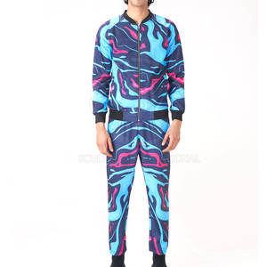 Chándales sublimados de uso de invierno para hombre, ligeros y transpirables, personalizables, conjuntos estampados hechos en fábrica - Product Image 1