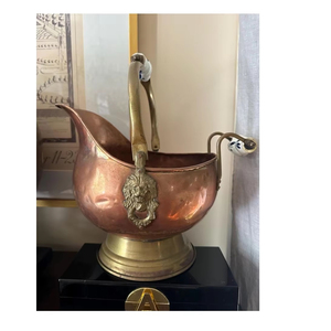 ถังกลั่นถ่านหินทองแดงที่สง่างามพร้อมเส้นโค้งแบบคลาสสิกและโครงสร้างที่ทนทานออกแบบมาสำหรับเตาผิงในร่มและการตกแต่งตามฤดูกาล - Product Image 1