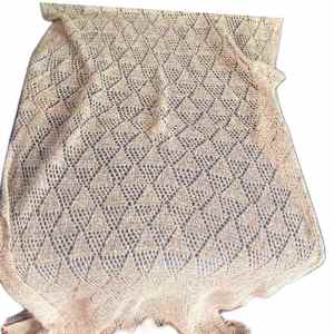 Étole d'ortie tricotée à la main longue écharpe/châle d'été pour adultes pour porter ou offrir un cadeau Design traditionnel - Product Image 1