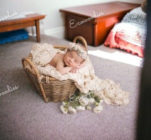 Vintage naturel rotin bébé couffin tissé à la main nourrissons Photoshoot Poser lit incurvé nouveau-né bébé accessoire pour chambre Photoshoots - Product Image 1