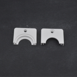 Bloc de support de montage en céramique de nitrure de bore usiné avec précision, avec rainure - Product Image 1