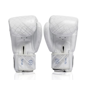 ถุงมือชกมวยหนังวัวแท้ Fairtex ดีไซน์ล่าสุด ปรับแต่งได้ สำหรับมวยไทย คิกบ็อกซิ่ง MMA และศิลปะการต่อสู้แบบผสม - Product Image 3