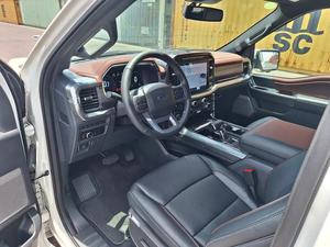 รถใหม่/มือสอง ปี 2023 ฟอร์ด F-150 LARAIT SPORT เครื่องยนต์ 3.3L V6 กล้องมองหลัง 360 องศา รับน้ำหนักได้ 31-40 ตัน ระบบดีเซล/เบนซิน เกียร์อัตโนมัติ ขาย - Product Image 4