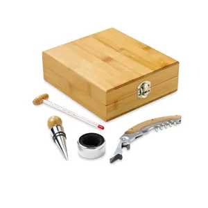 Ensemble de vin personnalisé Naig, gadgets de service pour boissons dans une élégante boîte en bois - Product Image 1