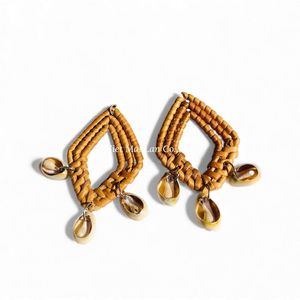 Boucles d'oreilles en rotin faites à la main, bijoux tissés naturels inspirés de l'artisanat traditionnel du Vietnam - Product Image 2