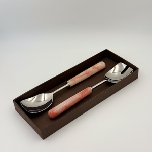 Serveur à salade au design unique pour la maison, la cuisine et la table de restaurant, serveur à salade décoratif fait à la main avec une poignée en résine - Product Image 2