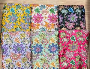 Tela de Crepé Natural Teñida con Patrones de Khushi Garments, de Secado Rápido, Ecológica, Transpirable y Bordada para Mujeres y Niñas - Product Image 3