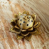 Porte-encens artisanal en laiton antique, design moderne, motif étoile d'anis indienne, pour cônes d'encens, conception inversée, couleur personnalisable, haute qualité