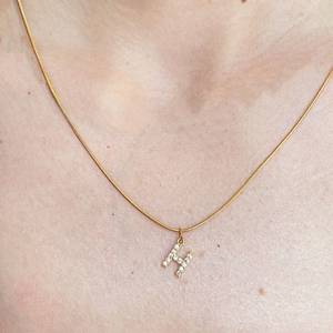 จี้ตัวอักษรเริ่มต้นที่สง่างาม CZ 14K สร้อยคอชุบทองจี้ตัวอักษรทำมินิมอลของขวัญเครื่องประดับตัวอักษรสำหรับผู้หญิง - Product Image 3