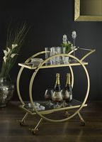 Chariot de service en métal de finition antique avec un look élégant, parfait pour les décorations de mariage et les dîners spéciaux