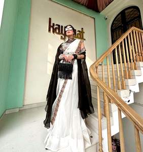 Hermosa blusa y encogimiento de hombros de diseñador-Dupatta con trabajo de hilo - Product Image 6