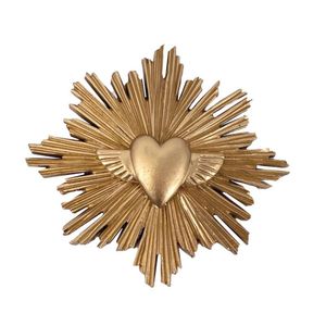 Arte de Pared Milagroso de Corazón Sagrado con Alas Doradas, Hecho a Mano en Metal, Ex-Voto, Símbolo Católico Devocional y Decoración Espiritual para el Hogar - Product Image 1