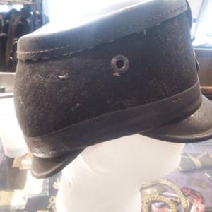 Casco de infantería suizo de la era de la Primera Guerra Mundial, probablemente del 4º Batallón de Infantería. Oficialmente conocido como el "Infanterie-Tschako 1898 Shako - Product Image 2