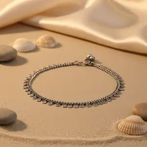 Bracelet de cheville fin en argent pour femme avec pendentif - Product Image 2