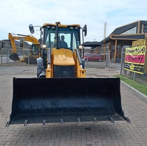 Nouvelle chargeuse-pelleteuse compacte JCB 3CX, best-seller, avec moteur diesel 4x4 et pompe haute performance, à vendre - Product Image 5