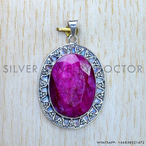 Pendentif en argent sterling 925 pur avec pierre précieuse rubis ovale traditionnelle, joli bijou bohème et pendentif de charme pour elle - Product Image 2