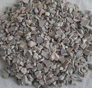 Proveedor de PVC gris y blanco reciclado, perfiles para ventanas, restos de PVC en venta - Product Image 3