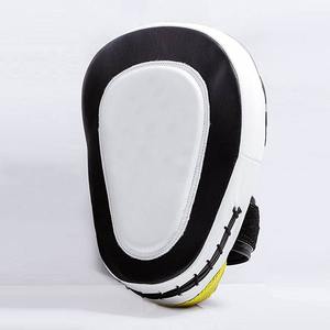 Mitaines de poinçonnage durables personnalisées pour hommes Coussinets d'entraînement de boxe légers - Product Image 2