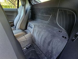 Audi R8 V10 Performance Coupé Quattro 2022, faible kilométrage, boîte automatique, direction souple, essence/électrique, état neuf. - Product Image 6