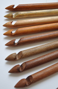 Crochet en bois artisanal, finition lisse, aiguille à tricoter en bois naturel pour fil et accessoires de couture DIY - Product Image 5