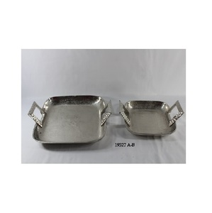 Bandeja de acabado de Metal con forma Triangular, mango superior de madera para servir alimentos, color negro, nuevo diseño - Product Image 4