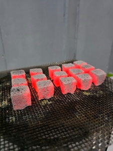 Eleve su experiencia de hookah disfrutando de la lujosa Esencia de Shisha mejorada por Coco Cubes, creada a partir de cáscaras de coco. - Product Image 4