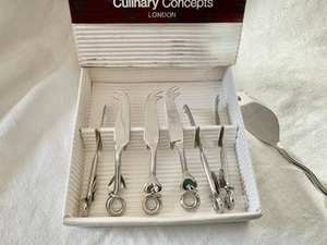 Juego de 3 esparcidores de queso martillado de acero inoxidable, perfecto para uso en cenas y Bodas de alta calidad en India, mango de ratán - Product Image 4