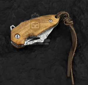 Damascus มีดพับใบมีดขนาดเล็กพร้อมที่จับไม้ OEM ปรับแต่งได้น้ำหนักเบาและทนทานสำหรับการล่าสัตว์กลางแจ้งแคมป์ปิ้ง - Product Image 4