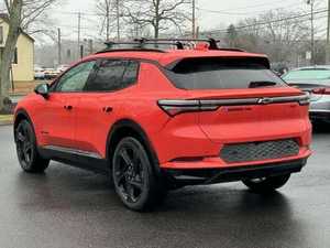 Equinox EV RS AWD Turbo 2024, direction à gauche, pneus R21, faible kilométrage, prix en stock, prêt à être expédié - Product Image 2