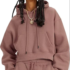 ชุดเซ็ตทูพีซ เสื้อครอปและกางเกงจ็อกเกอร์สำหรับผู้หญิง ดีไซน์หรูหรา ระบายอากาศได้ดี แห้งเร็ว เหมาะสำหรับออกกำลังกาย ท่องเที่ยว และสวมใส่ในชีวิตประจำวัน - Product Image 1