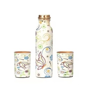 Botella de agua de cobre duradera con beneficios para la salud, mantiene el agua fresca, ecológica y elegante con acabado martillado. - Product Image 4